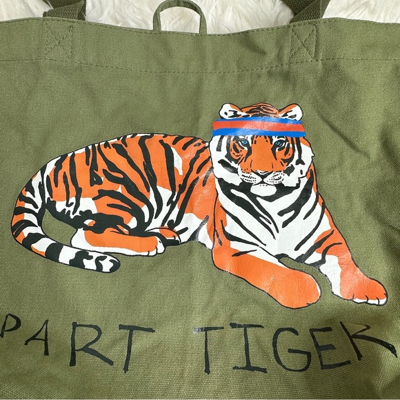 Chaser Part Tiger Tote Bag - Picture 9 of 9